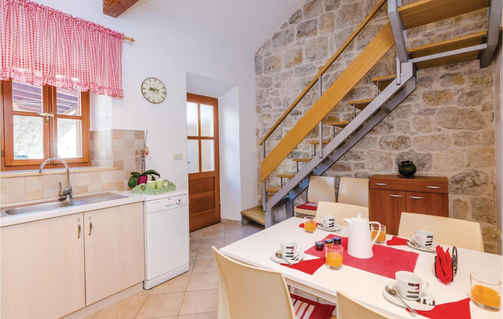 Cozy Home In Slano With Wifi 외부 사진